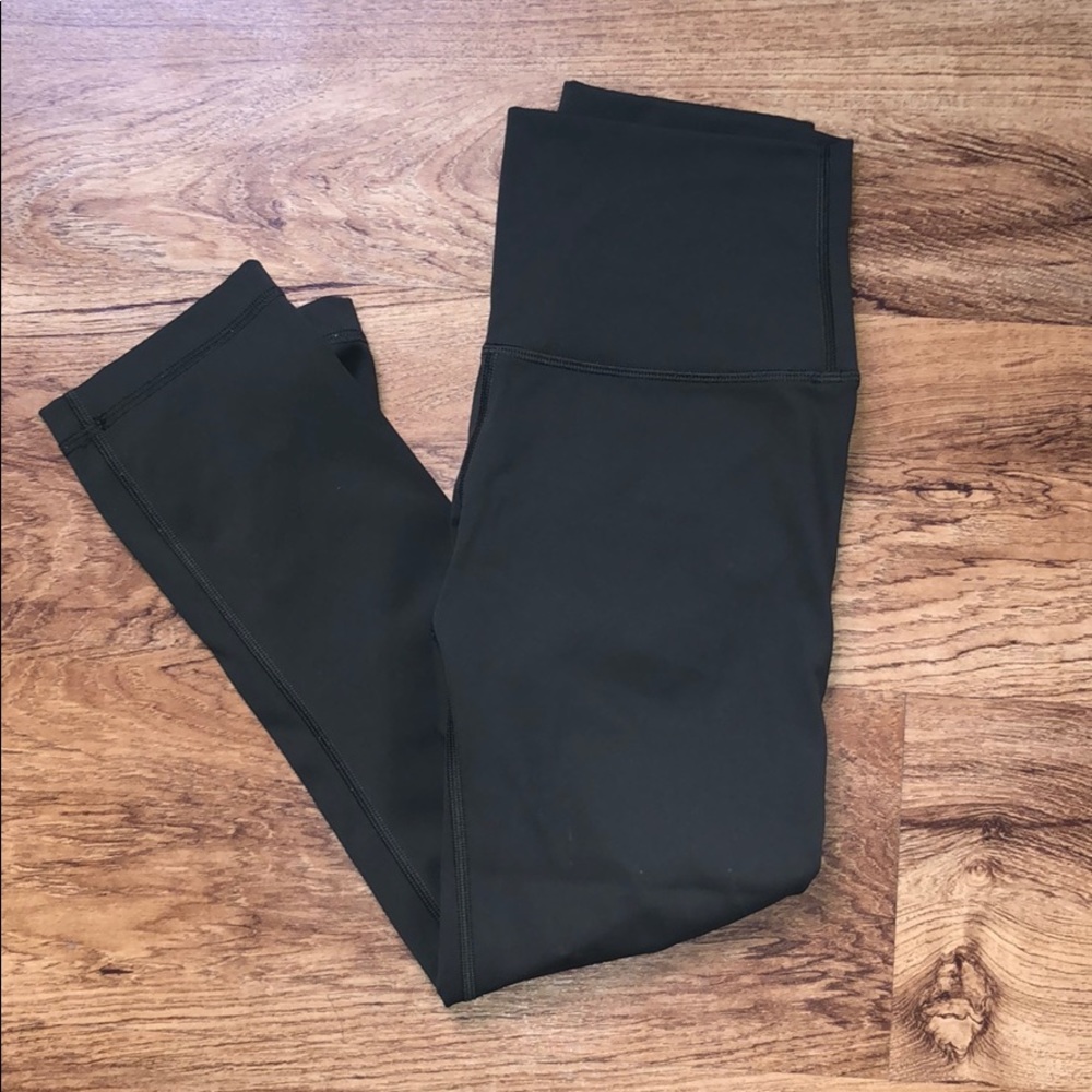 olive green cropped wunder under